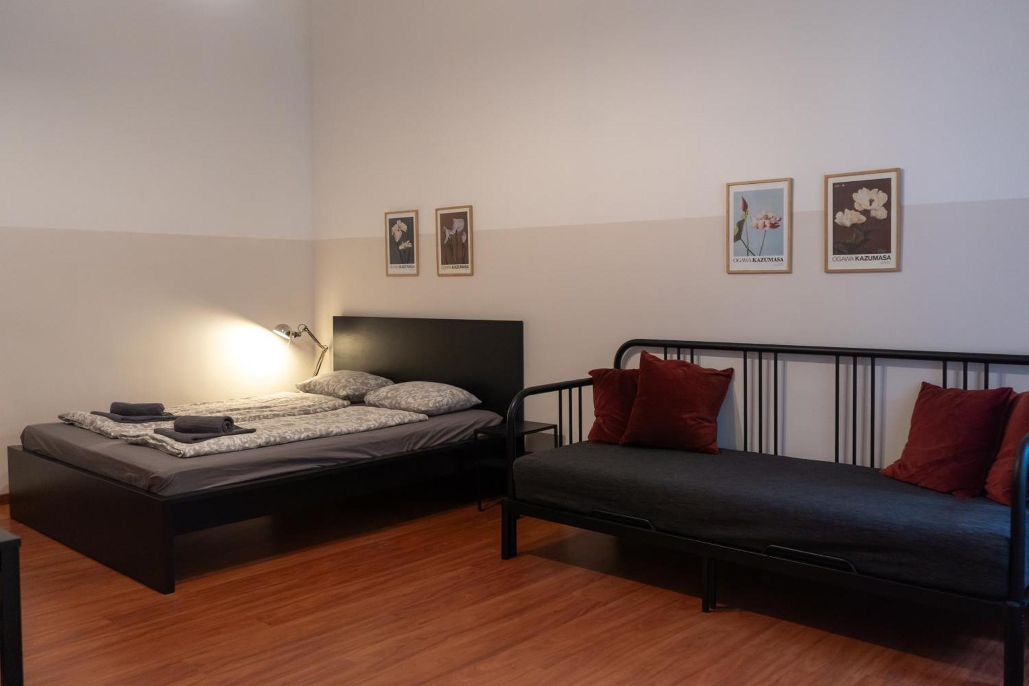 Cozy Apartment In Akacfa Street Boedapest Buitenkant foto