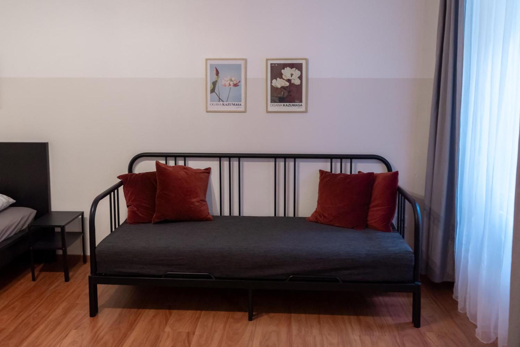 Cozy Apartment In Akacfa Street Boedapest Buitenkant foto