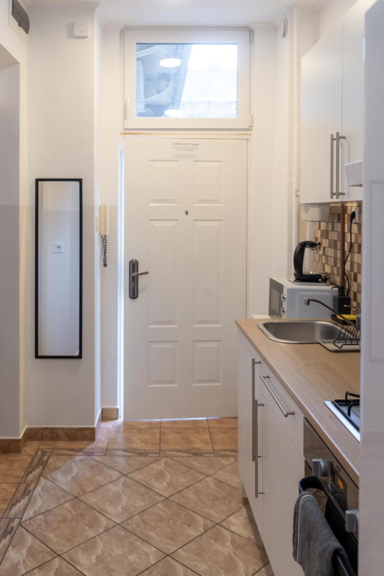 Cozy Apartment In Akacfa Street Boedapest Buitenkant foto